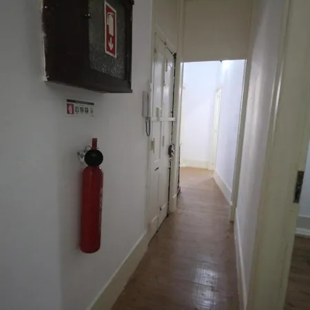 Romantic Chiado 7 -Private Small Single Room With No Outside Window Lizbona Zewnętrze zdjęcie