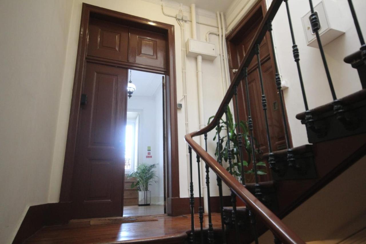 Romantic Chiado 7 -private Small Single With No Outside Window Apartment Lisbon